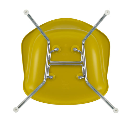 Cadeira de Braços em Plástico Eames DAX / Base Cromada